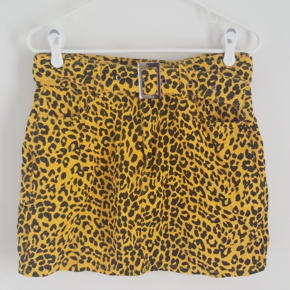 PrettyLittleThing Leopard Mini Skirt